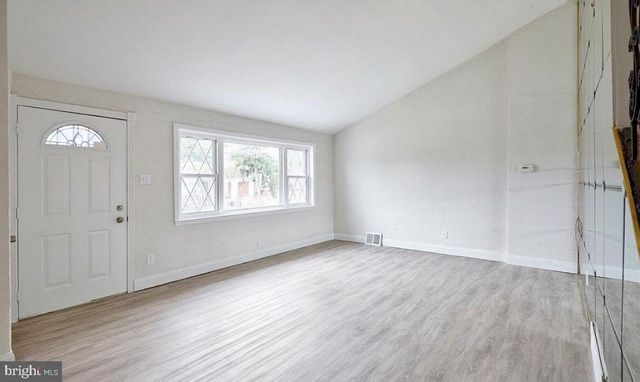 1124 LAKE SHORE, Camden, NJ 08104