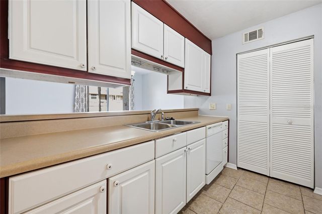 6400 NW 106TH PLACE 21, Alachua, FL 32615