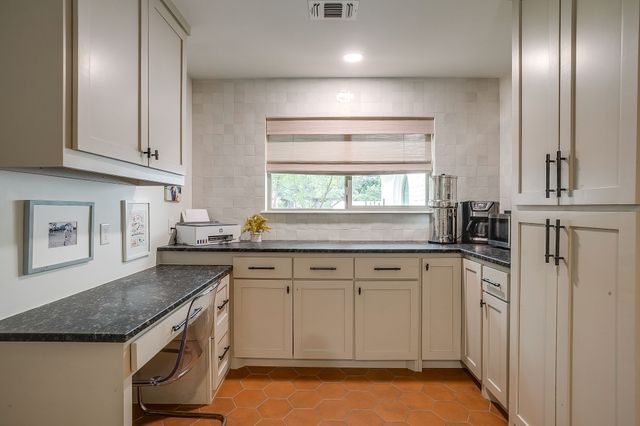 4325 Elmwood Drive, Benbrook, TX 76116