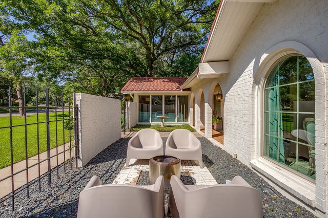 4325 Elmwood Drive, Benbrook, TX 76116