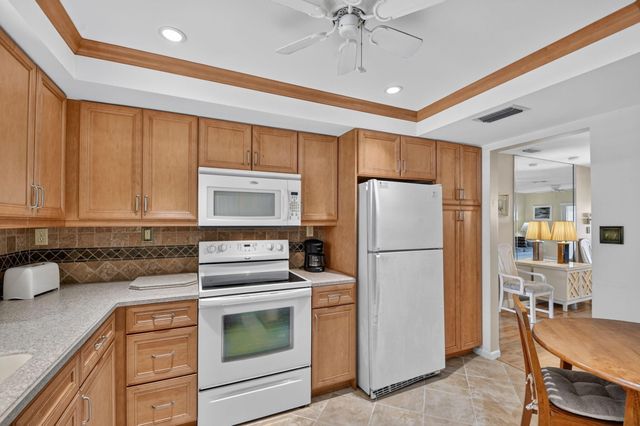 5510 N OCEAN N 207, Ocean Ridge, FL 33435