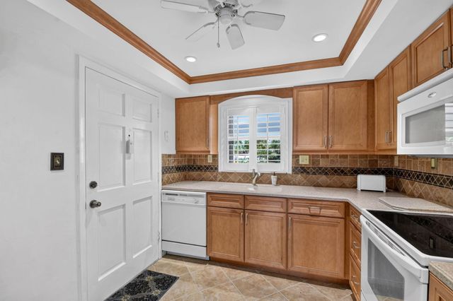 5510 N OCEAN N 207, Ocean Ridge, FL 33435