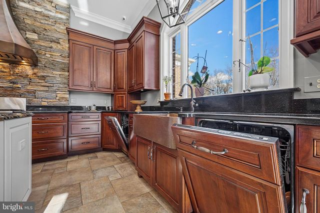 13738 LAKESIDE DR, Clarksville, MD 21029