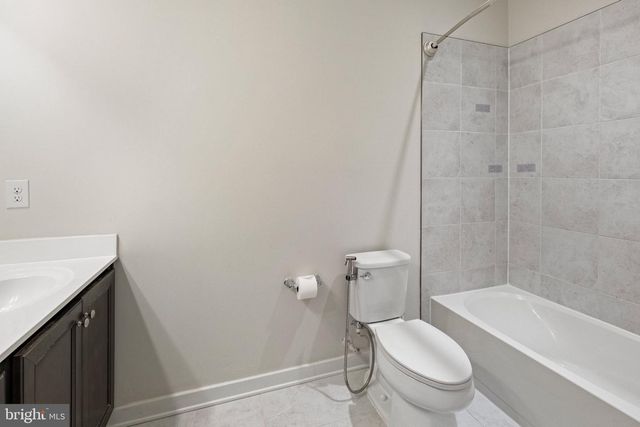 24067 GUMSPRING KILN TER, Sterling, VA 20166