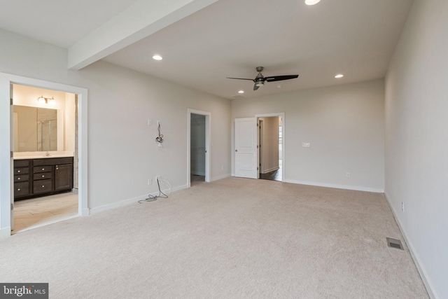 24067 GUMSPRING KILN TER, Sterling, VA 20166
