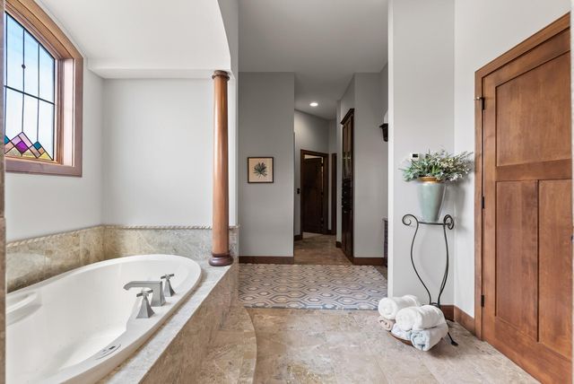 1595 River Shore Drive, Hastings, MN 55033