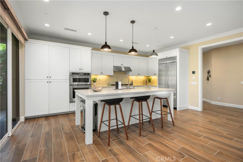 Image 12 of property listing at 105 Yuba, Irvine, CA 92620