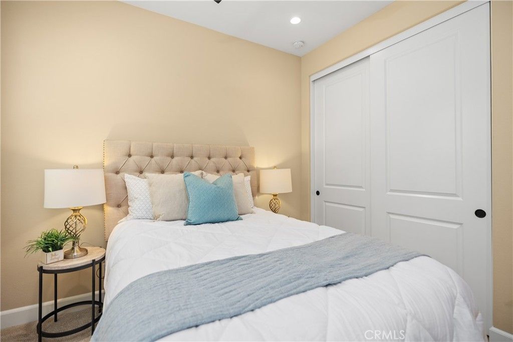 Image 16 of property listing at 105 Yuba, Irvine, CA 92620