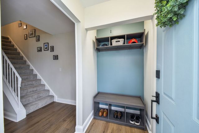 2458 Brunswick Circle B, Woodridge, IL 60517