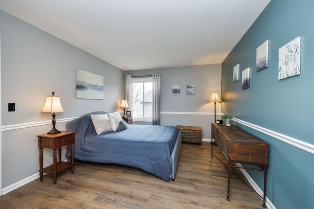 2458 Brunswick Circle B, Woodridge, IL 60517