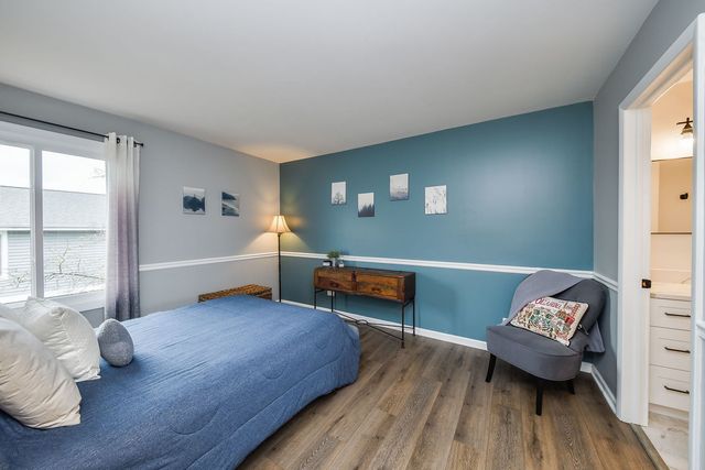 2458 Brunswick Circle B, Woodridge, IL 60517