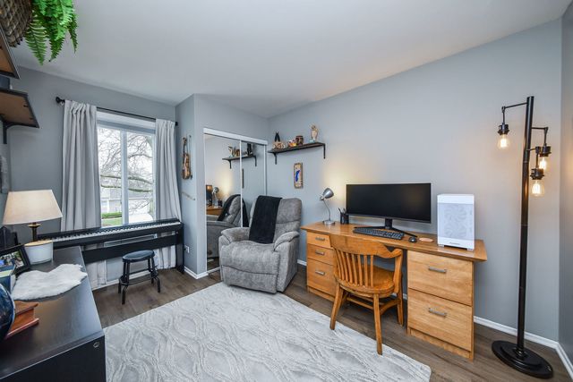 2458 Brunswick Circle B, Woodridge, IL 60517