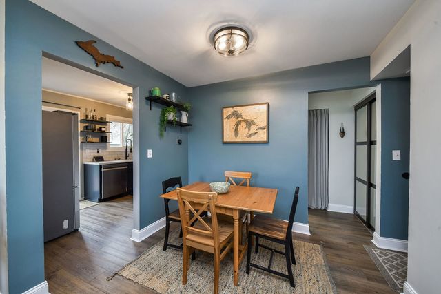 2458 Brunswick Circle B, Woodridge, IL 60517