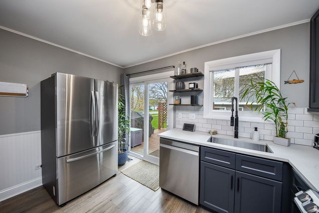 2458 Brunswick Circle B, Woodridge, IL 60517