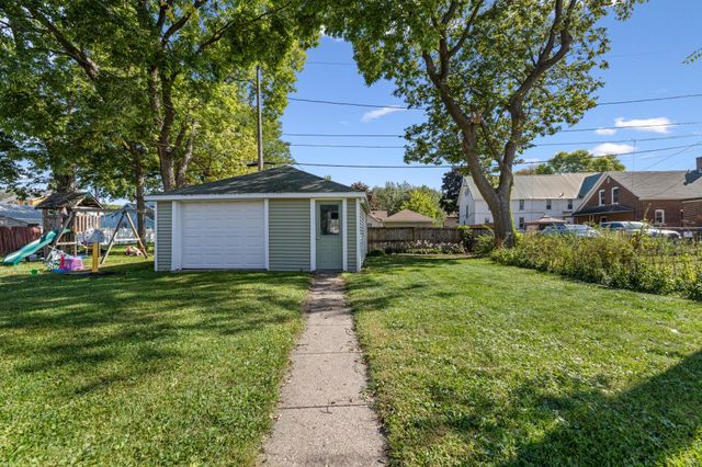 204 Harvester Avenue, Winona, MN 55987