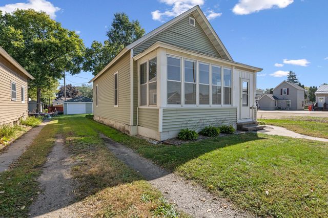 204 Harvester Avenue, Winona, MN 55987