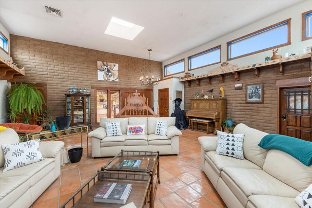 414 C De Baca Lane NW, Albuquerque, NM 87114