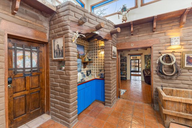 414 C De Baca Lane NW, Albuquerque, NM 87114