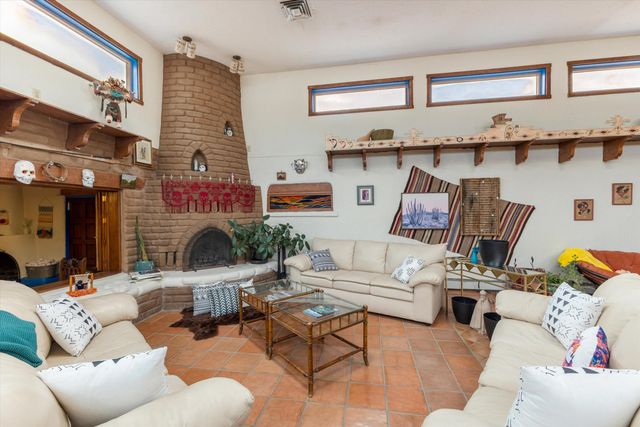 414 C De Baca Lane NW, Albuquerque, NM 87114