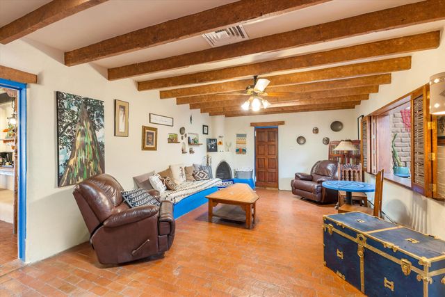 414 C De Baca Lane NW, Albuquerque, NM 87114