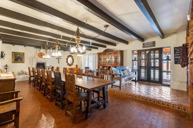 414 C De Baca Lane NW, Albuquerque, NM 87114