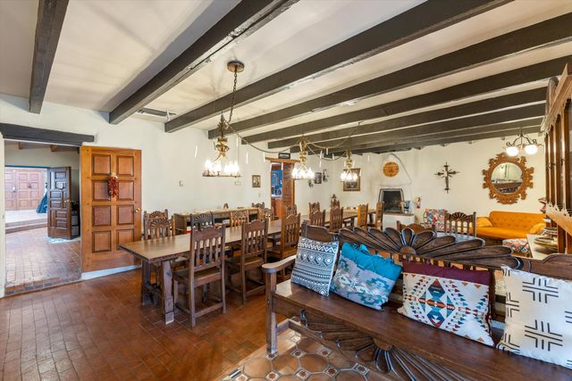 414 C De Baca Lane NW, Albuquerque, NM 87114