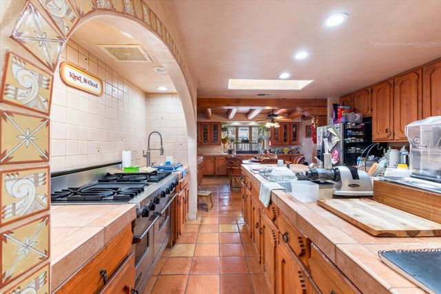 414 C De Baca Lane NW, Albuquerque, NM 87114