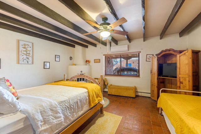 414 C De Baca Lane NW, Albuquerque, NM 87114