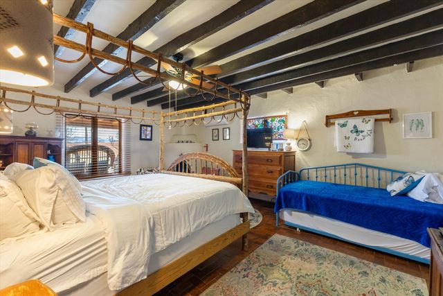 414 C De Baca Lane NW, Albuquerque, NM 87114