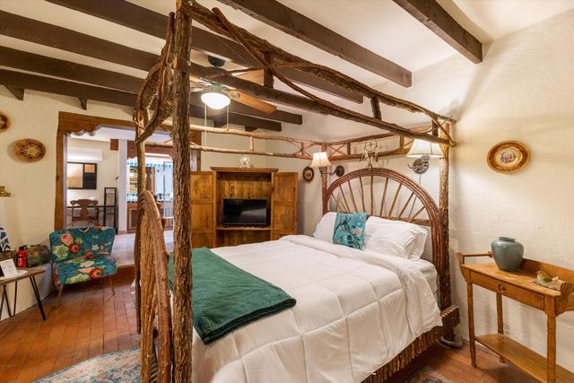 414 C De Baca Lane NW, Albuquerque, NM 87114