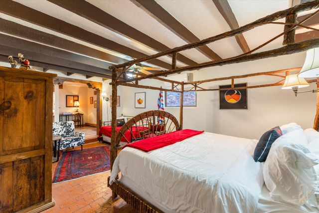 414 C De Baca Lane NW, Albuquerque, NM 87114