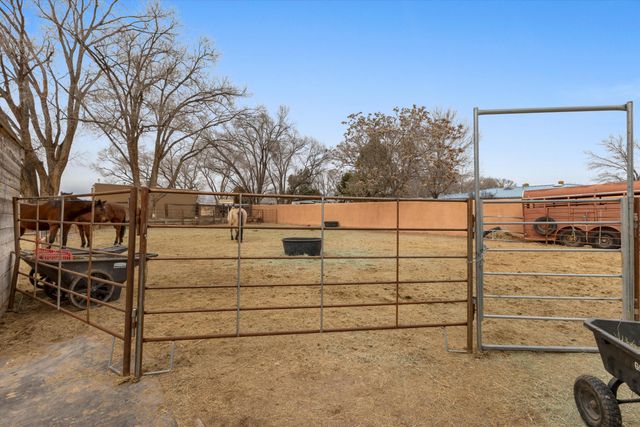 414 C De Baca Lane NW, Albuquerque, NM 87114