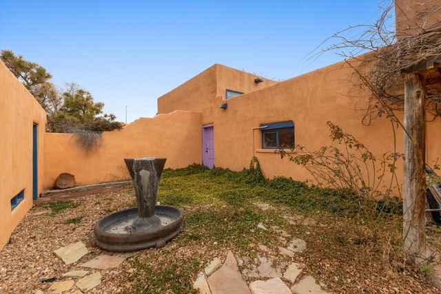 414 C De Baca Lane NW, Albuquerque, NM 87114