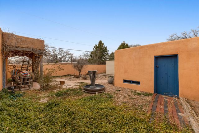 414 C De Baca Lane NW, Albuquerque, NM 87114