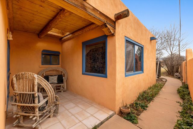 414 C De Baca Lane NW, Albuquerque, NM 87114