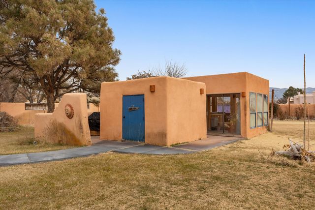 414 C De Baca Lane NW, Albuquerque, NM 87114