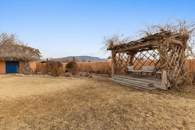 414 C De Baca Lane NW, Albuquerque, NM 87114