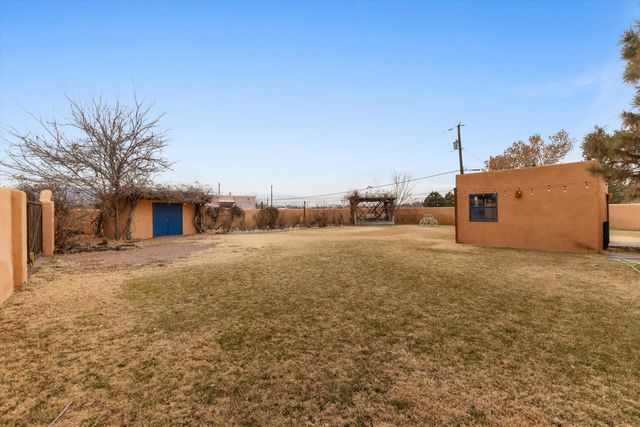 414 C De Baca Lane NW, Albuquerque, NM 87114