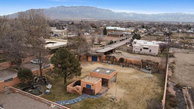 414 C De Baca Lane NW, Albuquerque, NM 87114