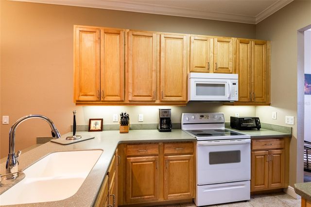 6801 DALI AVENUE 104, Land O Lakes, FL 34637
