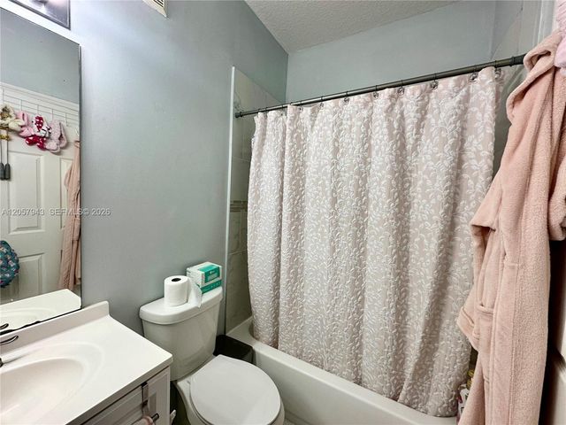 5640 NW 115th Ct 206, Doral, FL 33178