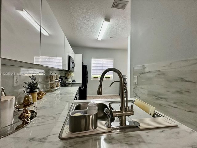 5640 NW 115th Ct 206, Doral, FL 33178