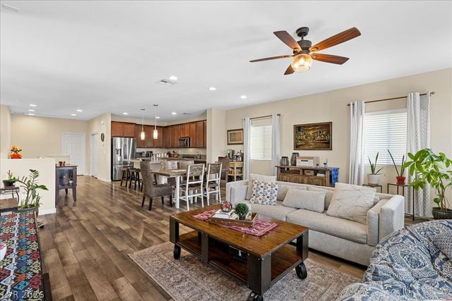 8304 Nebula Cloud Avenue, Las Vegas, NV 89131