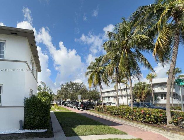 7124 Bay Dr 4, Miami Beach, FL 33141