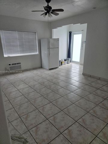 7124 Bay Dr 4, Miami Beach, FL 33141