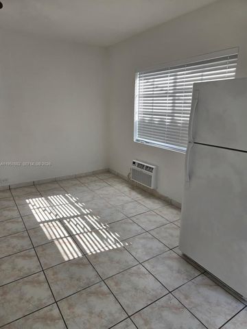 7124 Bay Dr 4, Miami Beach, FL 33141