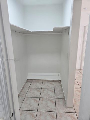 7124 Bay Dr 4, Miami Beach, FL 33141