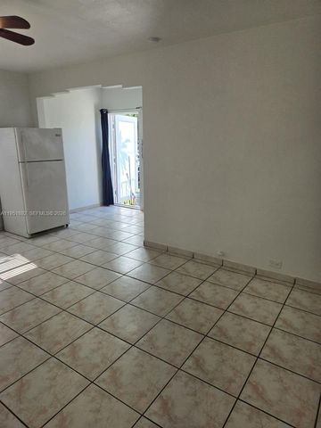 7124 Bay Dr 4, Miami Beach, FL 33141