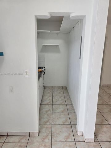 7124 Bay Dr 4, Miami Beach, FL 33141