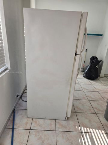 7124 Bay Dr 4, Miami Beach, FL 33141